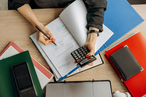 Invoice Factoring in Canada: How It Works and What It Costs in 2026